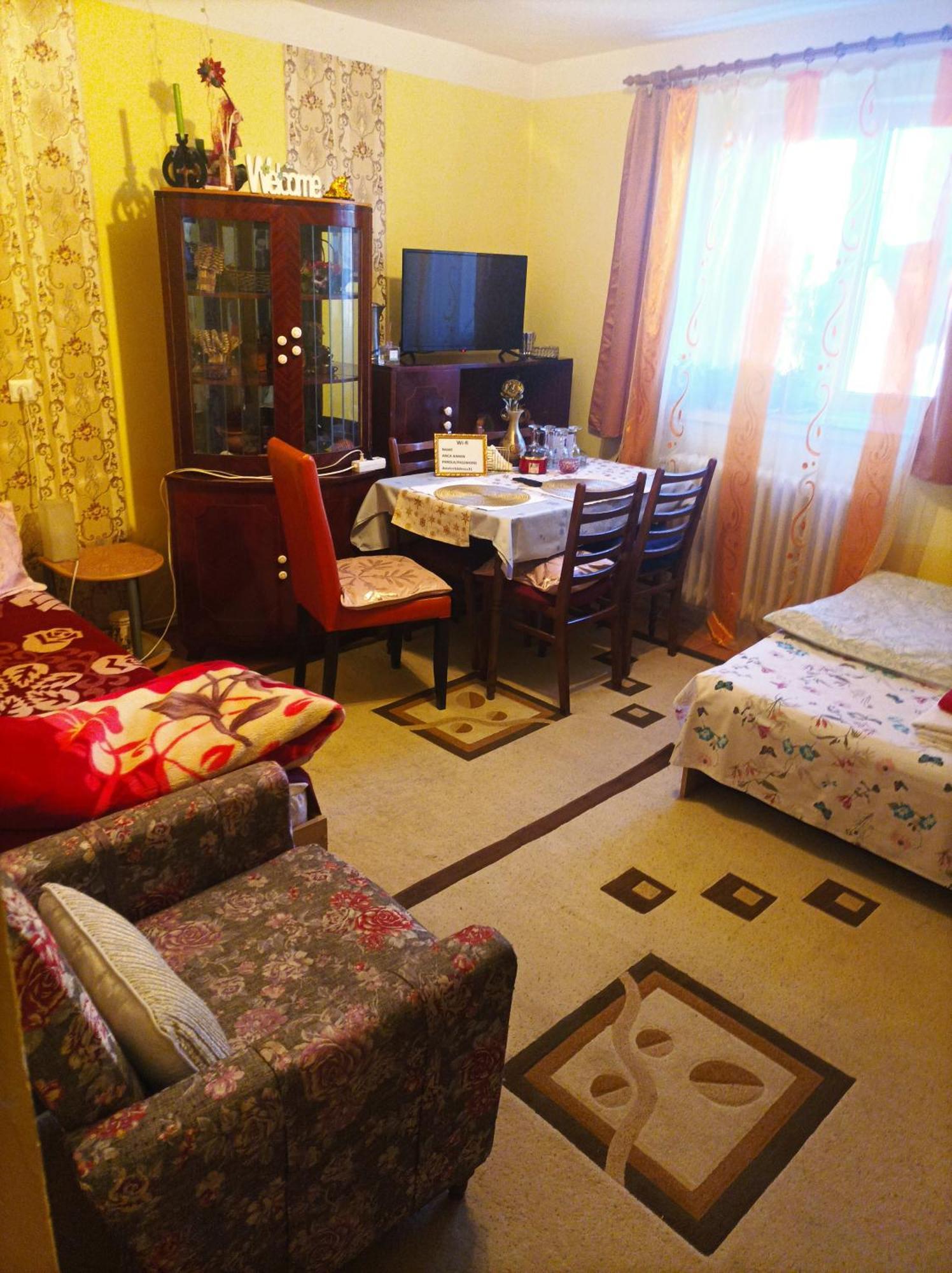 Apartament Cu Doua Camere Si Gradina Cluj-Napoca Eksteriør billede