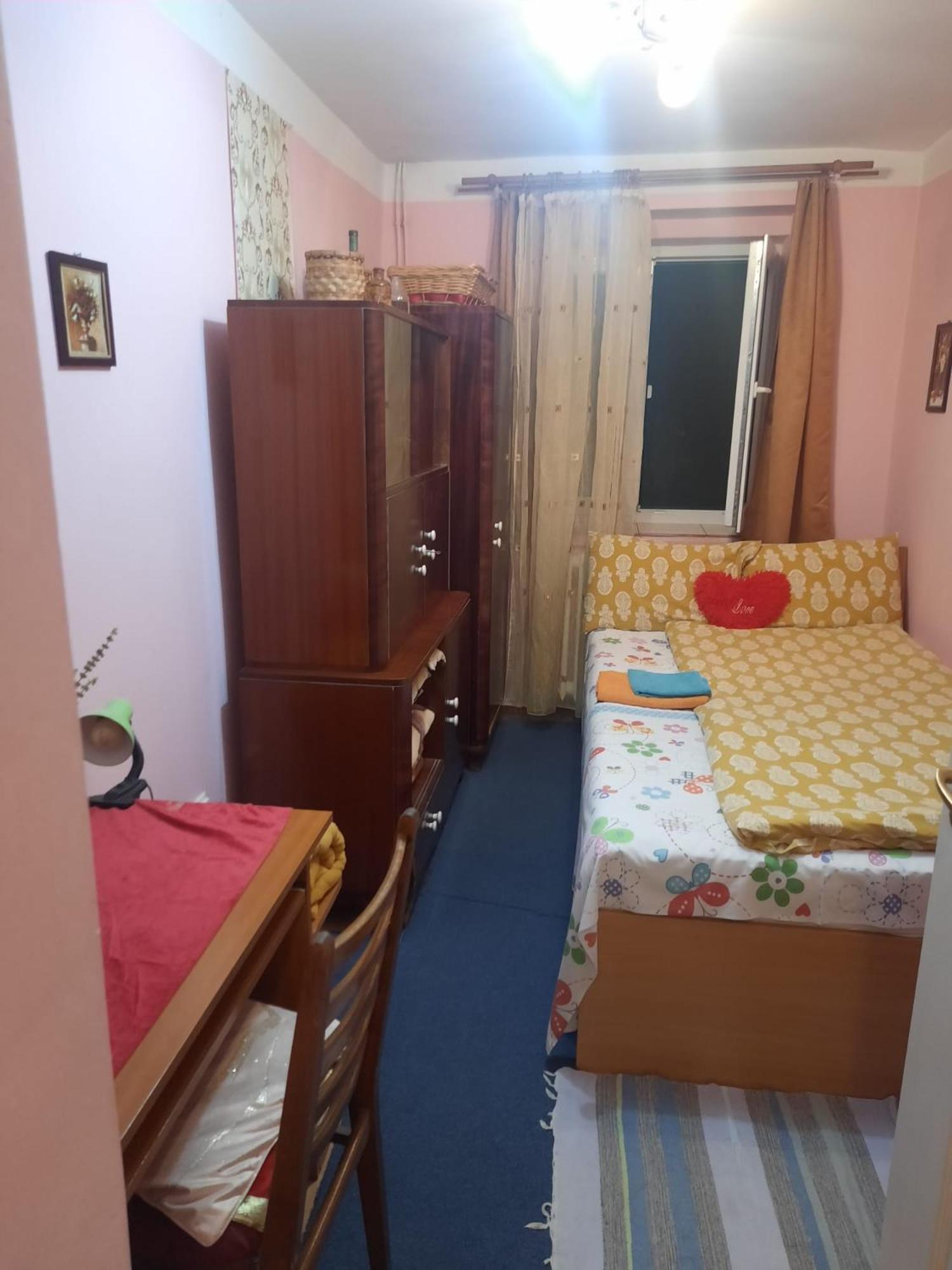 Apartament Cu Doua Camere Si Gradina Cluj-Napoca Eksteriør billede